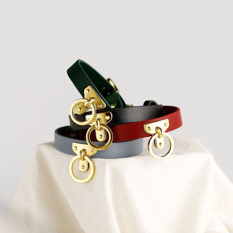 Collier “Slave Chain” – cuir et laisse dorée